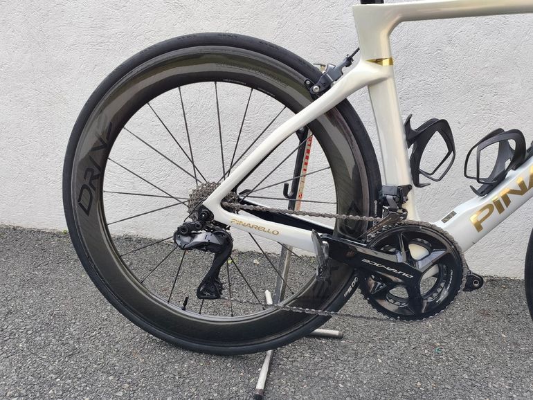 Used Pinarello DOGMA F DURA ACE Di2 Rim 2024 2024 Road & Gravel, White — image 3 of 5