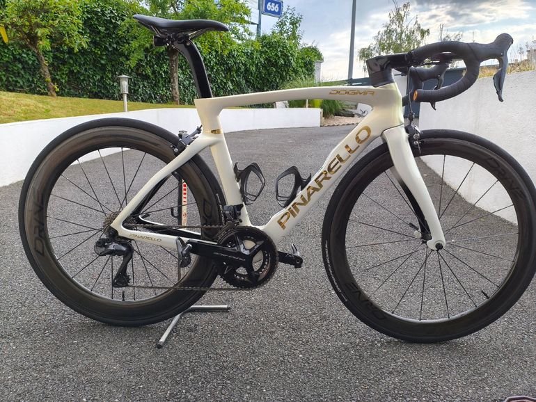 Used Pinarello DOGMA F DURA ACE Di2 Rim 2024 2024 Road & Gravel, White — image 1 of 5