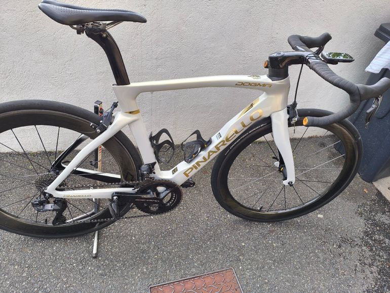 Used Pinarello DOGMA F DURA ACE Di2 Rim 2024 2024 Road & Gravel, White — image 4 of 5