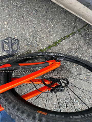 Brugt Trek Slash 7 Gen 5 2023 2023 Mountainbike — billede 4 af 6