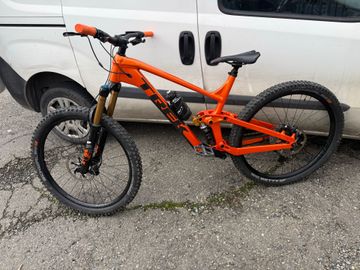 Brugt Trek Slash 7 Gen 5 2023 2023 Mountainbike — billede 2 af 6
