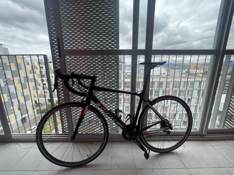 Used Giant Contend 1 2018 2018 Road & Gravel, Red — image 2 of 5