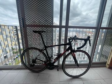 Giant Contend 1 2018 2018 Road & Gravel usato