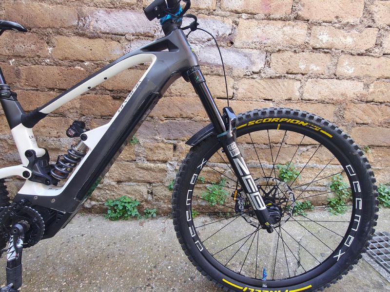 Used Olympia HAMMER 2023 Mountainbike, White — image 4 of 9