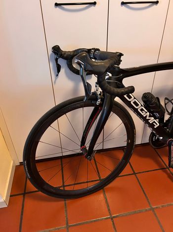 Used Pinarello Dogma Shimano Dura Ace 2019 Road & Gravel — image 3 of 5