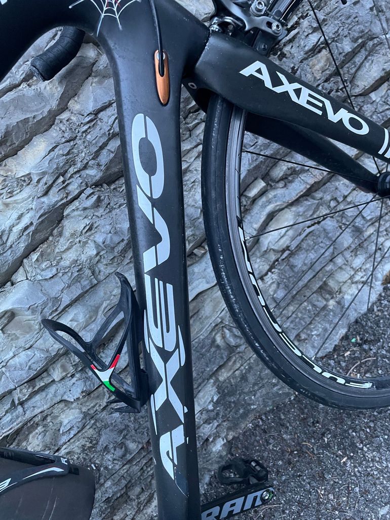 Used Axevo Axevo Custom Shimano Ultegra 2016 Road & Gravel, Black — image 9 of 9