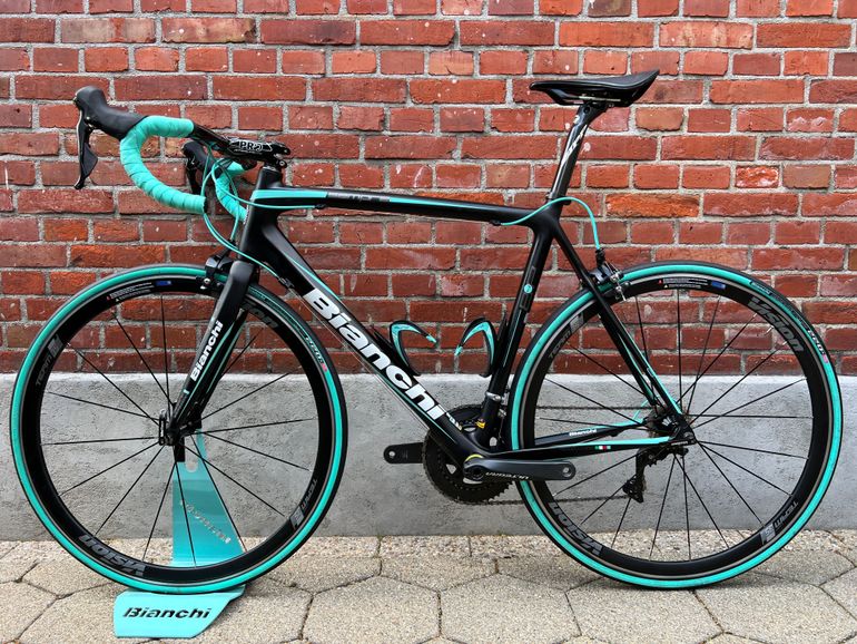 Used Bianchi Sempre pro Shimano Ultegra 2018 Road & Gravel — image 1 of 15