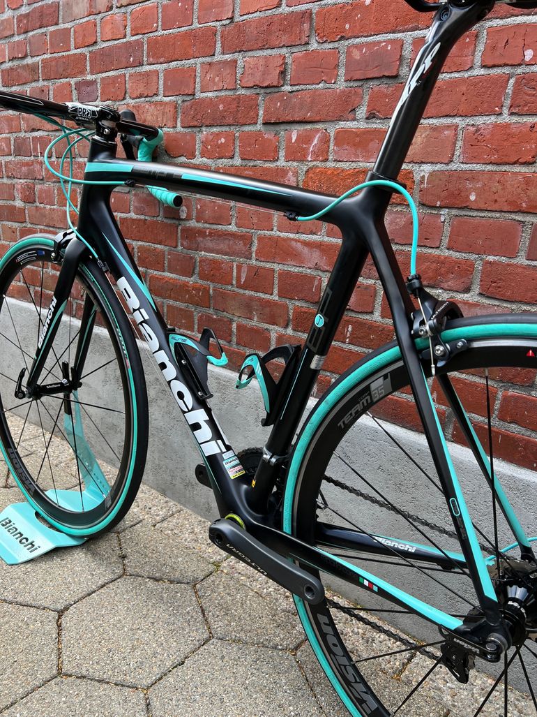 Used Bianchi Sempre pro Shimano Ultegra 2018 Road & Gravel — image 2 of 15