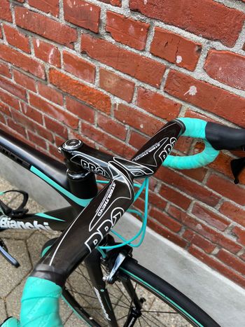 Used Bianchi Sempre pro Shimano Ultegra 2018 Road & Gravel — image 9 of 15