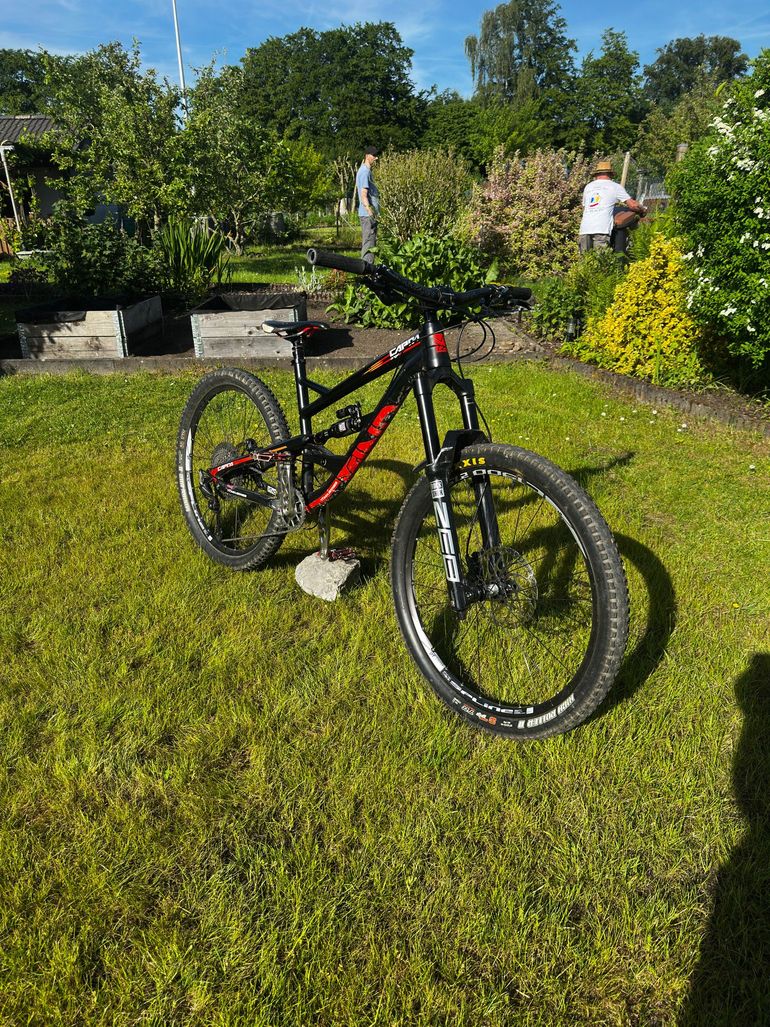 Used YT Industries Capra Shimano Deore 2015 Mountainbike, Rojo — image 1 of 19