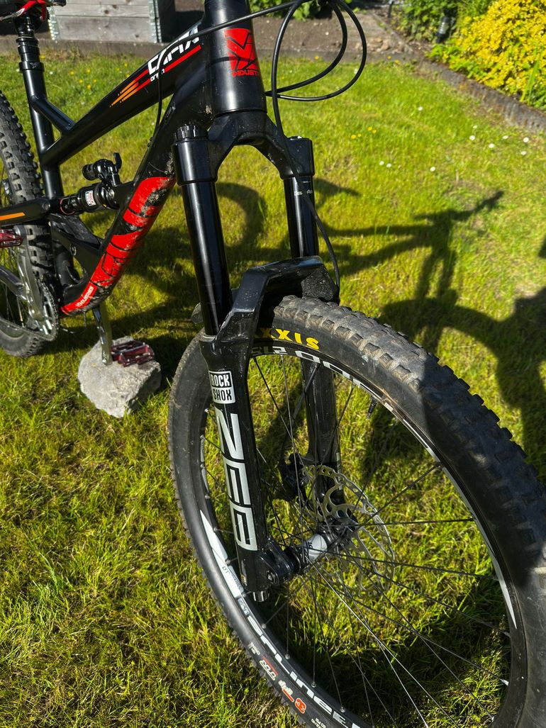 Used YT Industries Capra Shimano Deore 2015 Mountainbike, Rojo — image 2 of 19