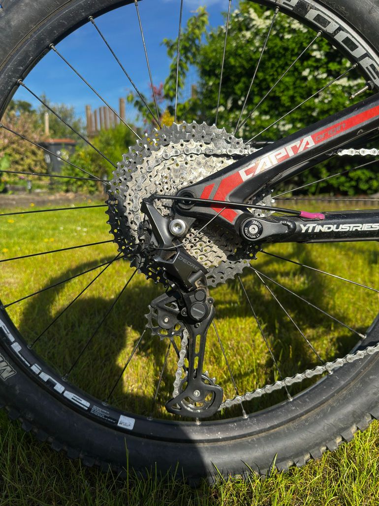 Used YT Industries Capra Shimano Deore 2015 Mountainbike, Rojo — image 3 of 19