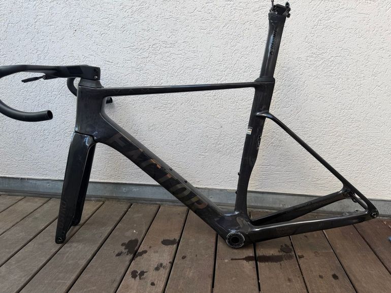 Used Factor Ostro Frameset 2025 Road & Gravel — image 2 of 4