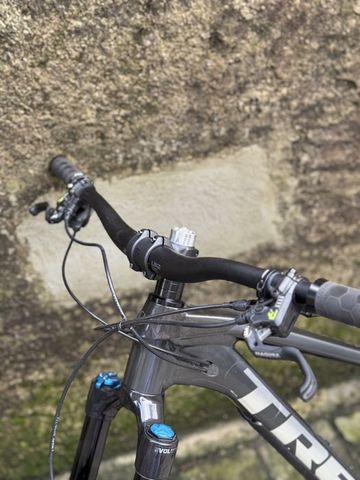 Brugt Trek Slash 8 Gen 5 2022 2022 Mountainbike — billede 3 af 8