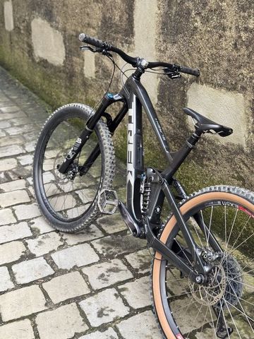 Brugt Trek Slash 8 Gen 5 2022 2022 Mountainbike — billede 2 af 8