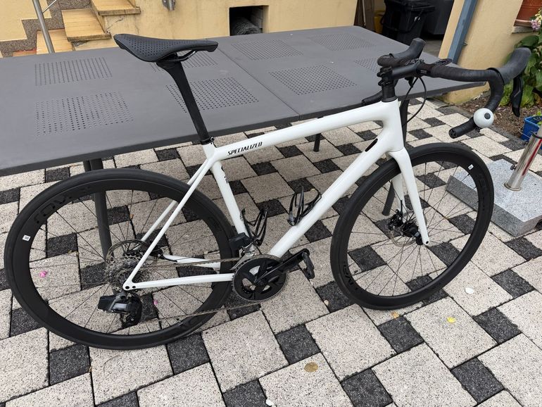 Used Specialized Aethos Expert 2024 2024 Road & Gravel, Weiß — image 1 of 9
