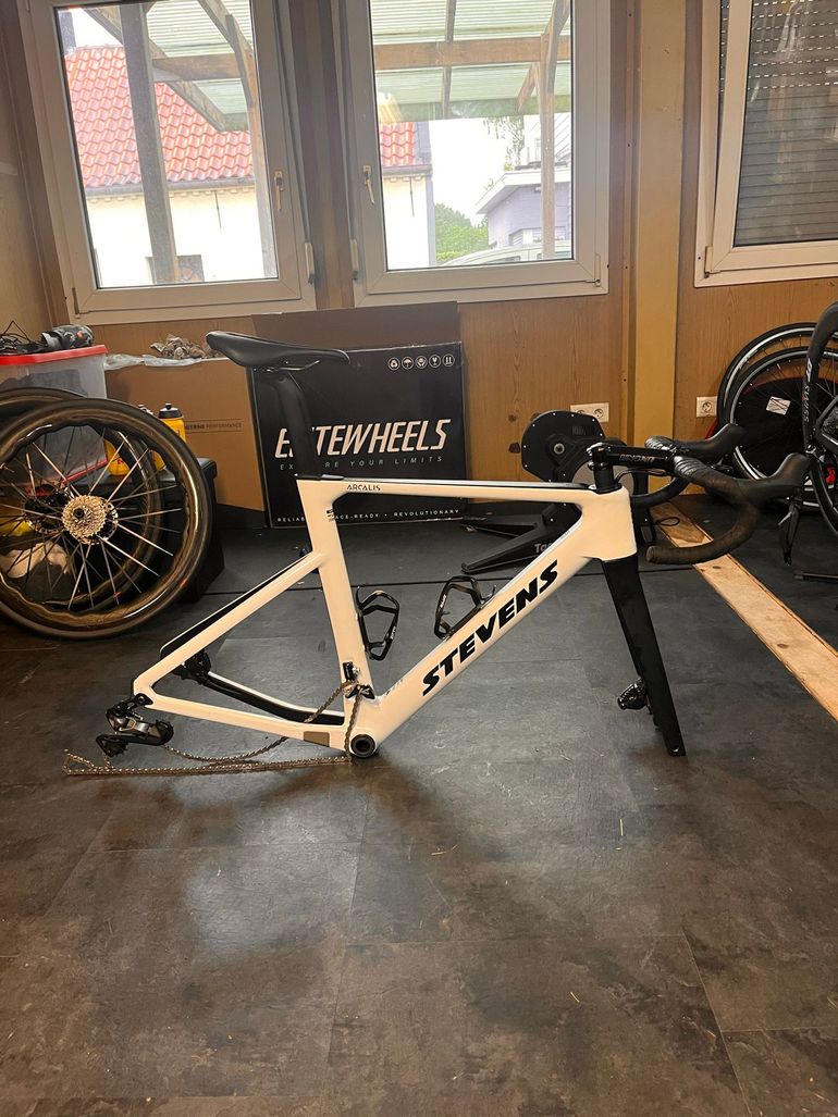 Used Stevens Arcalis Frameset 2025 Road & Gravel, Bianco — image 1 of 7