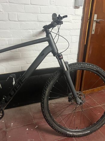 Used CUBE Aim Shimano Deore 2022 Mountainbike, Light Gray — image 2 of 9