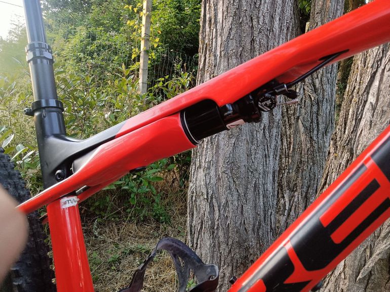 Used Trek Supercaliber 9.8 GX AXS 2022 2022 Mountainbike — image 8 of 9