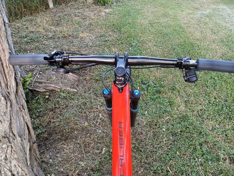 Used Trek Supercaliber 9.8 GX AXS 2022 2022 Mountainbike — image 6 of 9