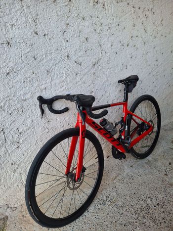 Used Scott Addict Shimano Ultegra Di2 2023 Road & Gravel, Red — image 4 of 7