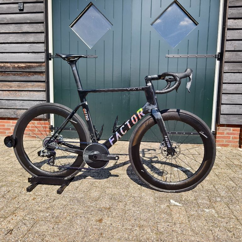 Used Custom Custom Custom SRAM Red eTap AXS 2025 Road & Gravel — image 3 of 16