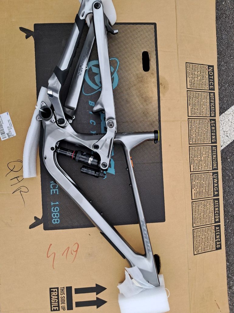 Used Kona Process 153 Frameset 2025 Mountainbike, Gris claro — image 2 of 3