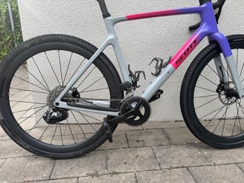 Used Scott Addict Gravel 20 2025 2025 Road & Gravel, Light Gray — image 8 of 14