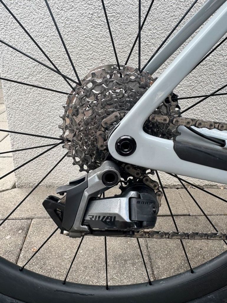 Used Scott Addict Gravel 20 2025 2025 Road & Gravel, Light Gray — image 13 of 14