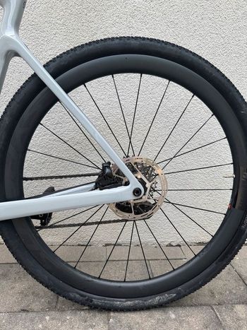 Used Scott Addict Gravel 20 2025 2025 Road & Gravel, Light Gray — image 7 of 14