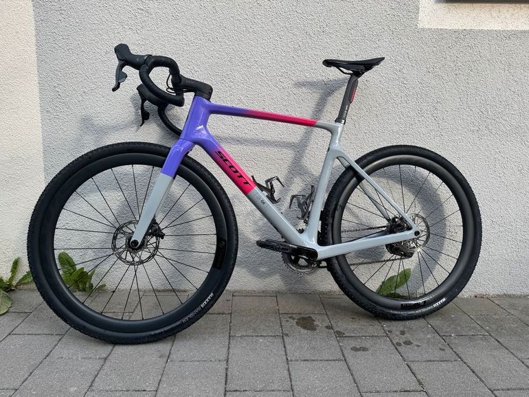 Used Scott Addict Gravel 20 2025 2025 Road & Gravel, Light Gray — image 1 of 14