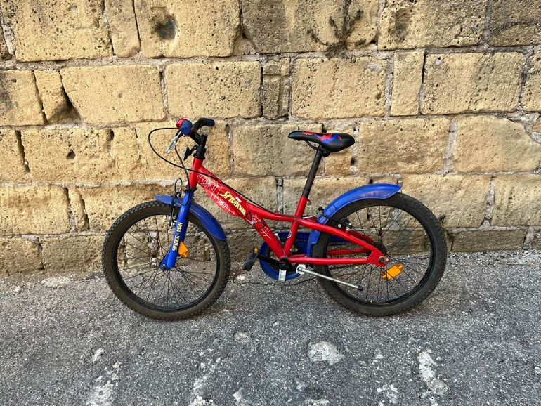 Used Marvel Marvel Custom Shimano Altus 2022 Youth, Rosso — image 2 of 3