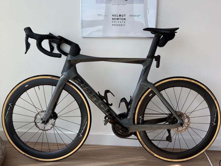 Used Bianchi Oltre Comp 105 Di2 2023 2023 Road & Gravel — image 1 of 3