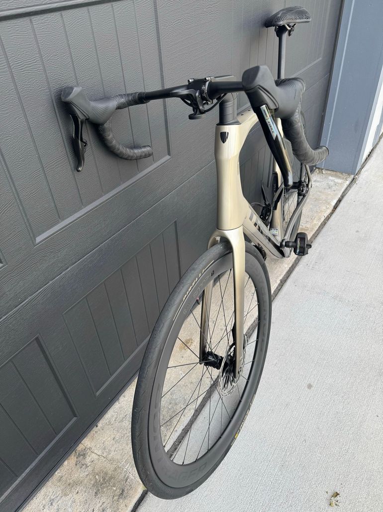 Used Trek Domane SLR 7 AXS Gen 4 2024 2024 Road & Gravel, Light Gray — image 4 of 6