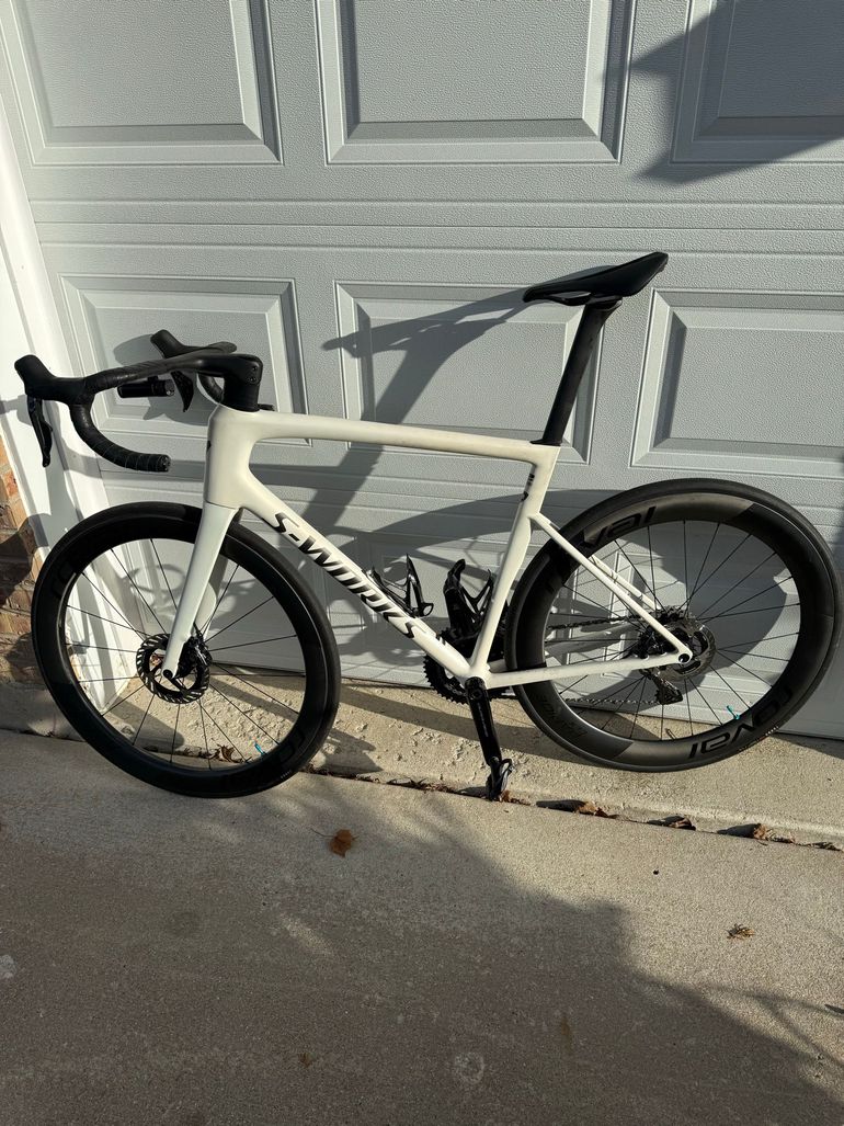 Used Specialized S-Works Tarmac SL8 - Shimano Dura-Ace Di2 2024 2024 Road & Gravel, White — image 2 of 6