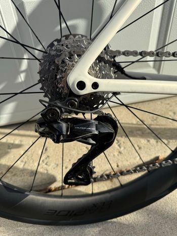 Used Specialized S-Works Tarmac SL8 - Shimano Dura-Ace Di2 2024 2024 Road & Gravel, White — image 4 of 6