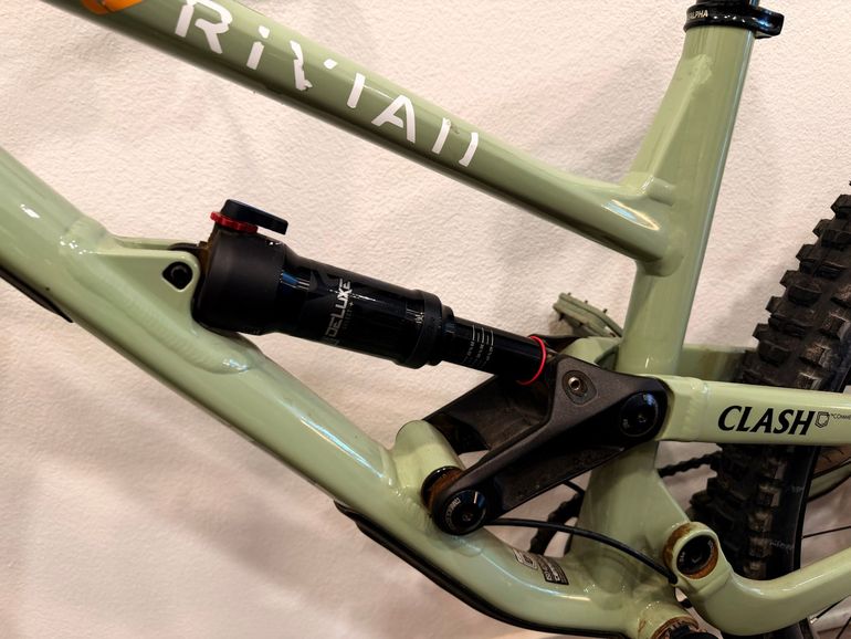 Used Commencal CLASH ORIGIN 2022 2022 Mountainbike, Green — image 12 of 13