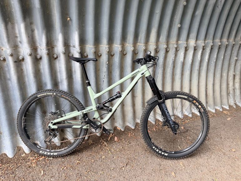 Used Commencal CLASH ORIGIN 2022 2022 Mountainbike, Green — image 2 of 3