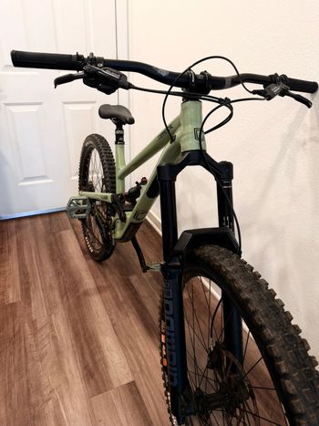 Used Commencal CLASH ORIGIN 2022 2022 Mountainbike, Green — image 8 of 13