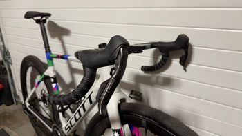 Used Scott Scott Addict RC 2025 Road & Gravel, Light Gray — image 3 of 7