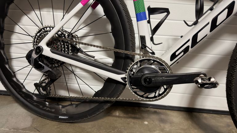 Used Scott Scott Addict RC 2025 Road & Gravel, Light Gray — image 2 of 7