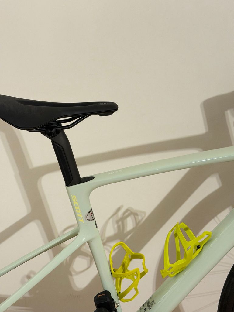 Used Scott Addict 30 2026 2026 Road & Gravel, Verde — image 4 of 5