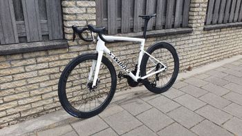 Used Specialized S-Works Tarmac SL8 - SRAM Red eTap AXS 2024 2024 Road & Gravel — image 8 of 10