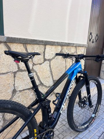 Used Berria MAKO 5 2022 2022 Mountainbike, Blue — image 8 of 8