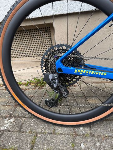 Used BMC URS 01 TWO 2022 2022 Road & Gravel, Blue — image 4 of 6