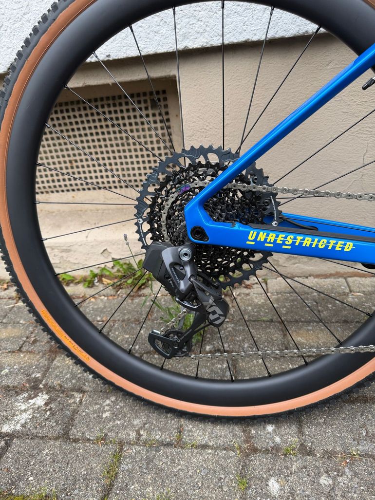 Used BMC URS 01 TWO 2022 2022 Road & Gravel, Blue — image 4 of 6