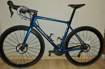 Used Giant TCR Advanced Pro Team Disc 2021 2021 Road & Gravel — image 2 of 3