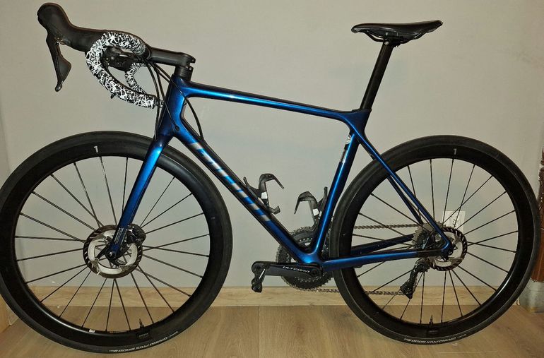 Used Giant TCR Advanced Pro Team Disc 2021 2021 Road & Gravel — image 2 of 3