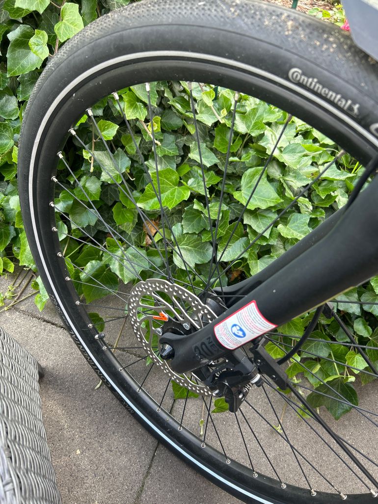 Used CUBE SUPREME RT HYBRID PRO 625 2024 2024 Urban, Gris claro — image 4 of 5