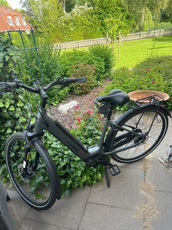 Used CUBE SUPREME RT HYBRID PRO 625 2024 2024 Urban, Gris claro — image 2 of 5